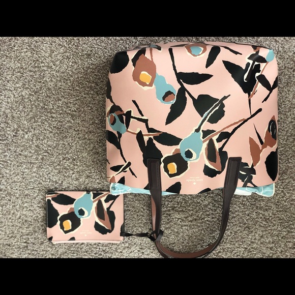 Kate Spade Reversible Tote - Picture 1 of 6